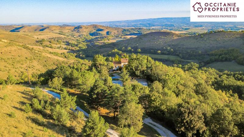 Propriété - 277 m² - 13 pièces