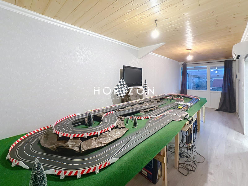 Villa - 180 m² - 8 pièces