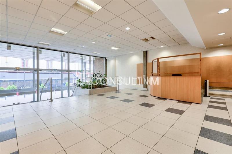 Bureau - 874 m²