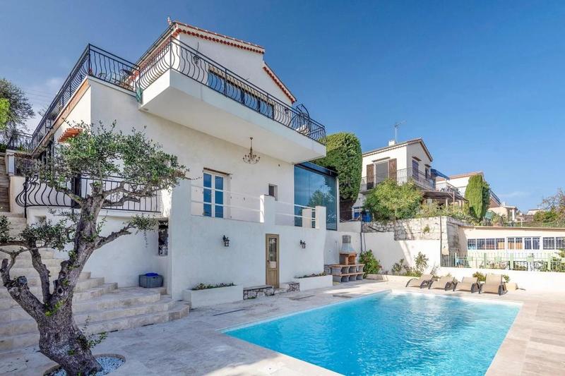 Villa - 137 m² - 5 pièces