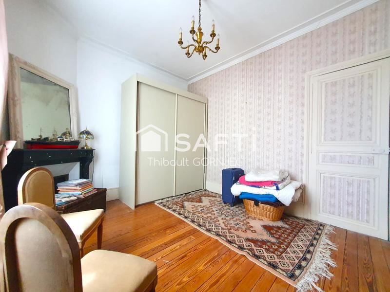 Maison - 228 m² - 9 pièces