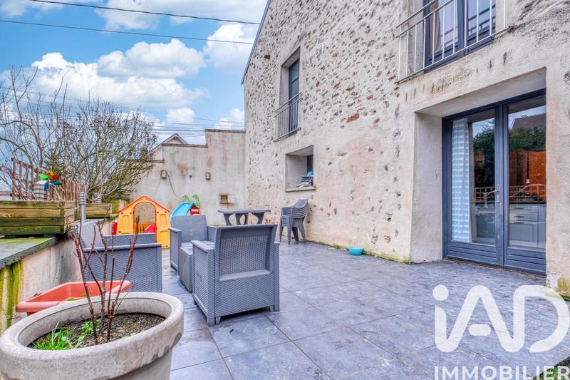 Maison - 291 m² - 9 pièces