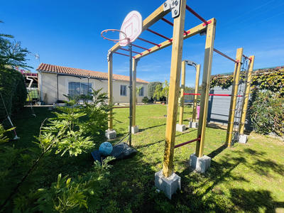 Maison - 95 m² - 5 pièces