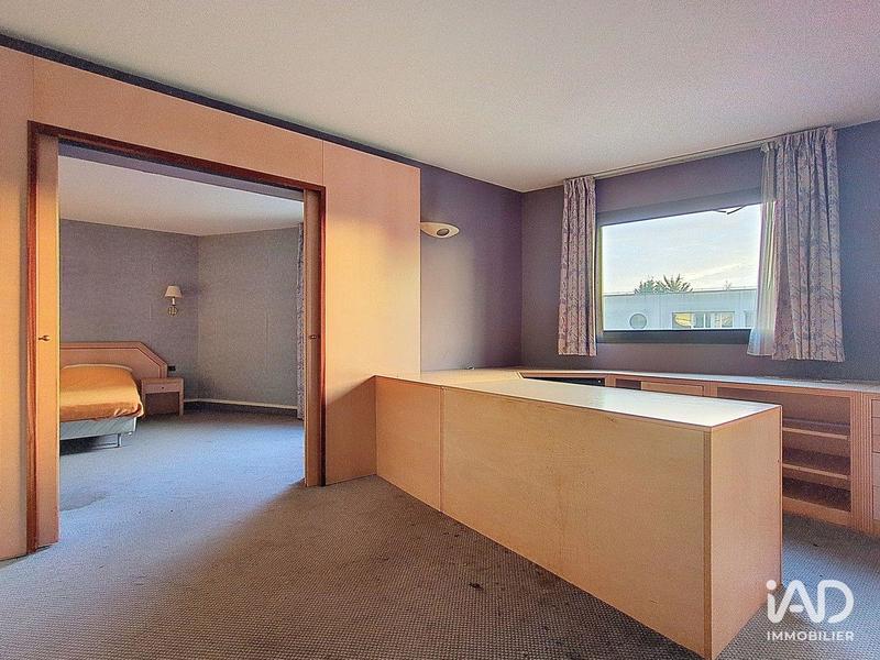 Local commercial - 13 000 m²