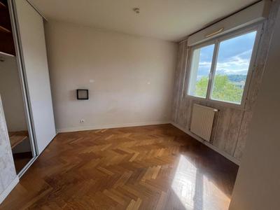 Appartement ancien - 72 m² - 4 pièces