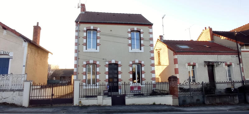 Maison - 99 m² - 5 pièces