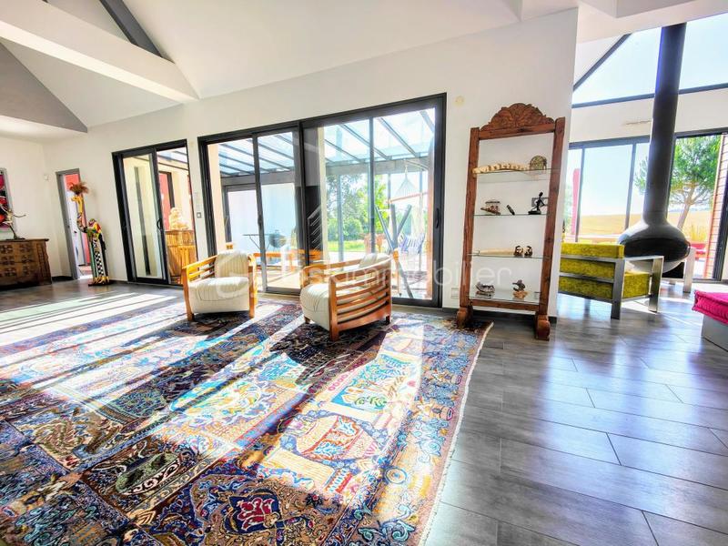 Maison d'architecte - 239 m² - 10 pièces