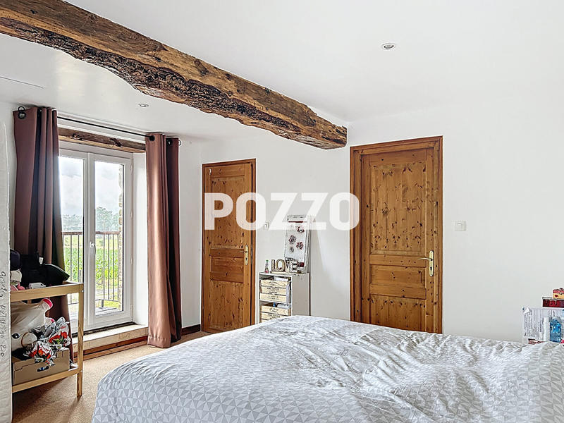 Maison - 250 m² - 5 pièces