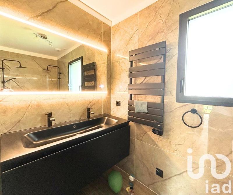 Maison - 151 m² - 6 pièces