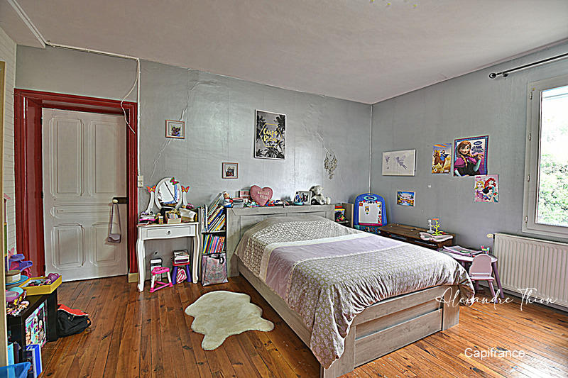 Maison - 330 m² - 10 pièces