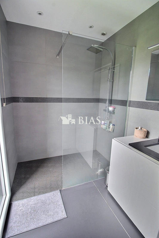 Maison contemporaine - 186 m² - 6 pièces