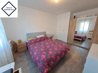 Maison - 80 m² - 5 pièces