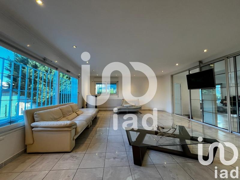 Maison - 215 m² - 7 pièces