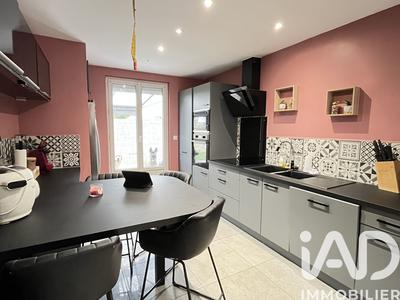 Maison - 93 m² - 5 pièces