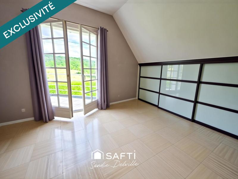 Maison - 195 m² - 6 pièces