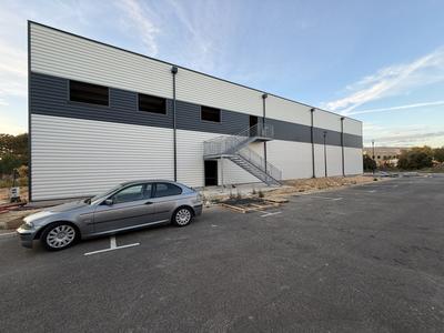 Local d'activités - 1 600 m²