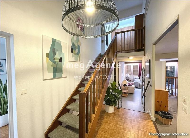 Maison traditionnelle - 179 m² - 6 pièces