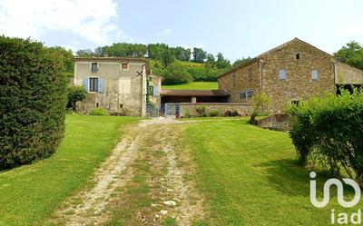 Maison - 500 m² - 5 pièces