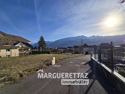 Terrain constructible - 718 m²
