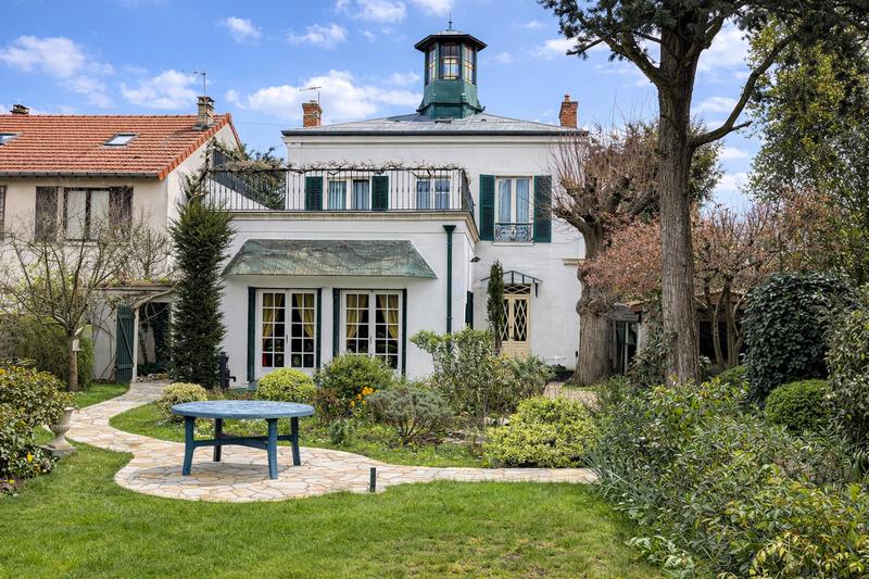 Maison - 165 m² - 9 pièces