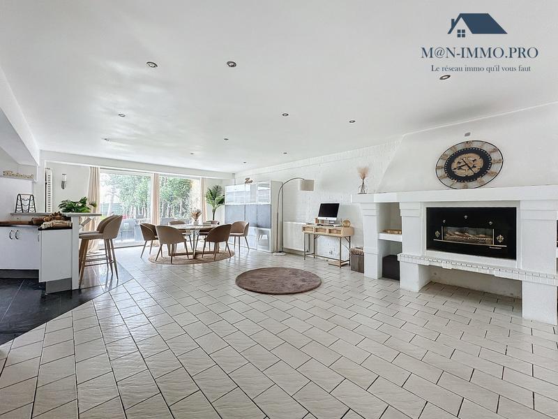 Maison traditionnelle - 205 m² - 6 pièces