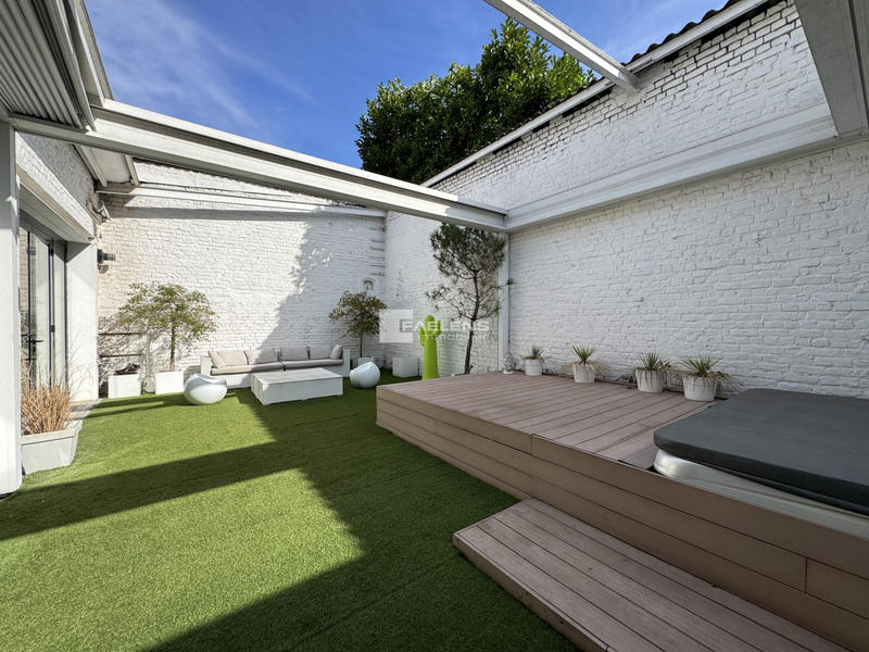 Appartement - 281 m² - 6 pièces