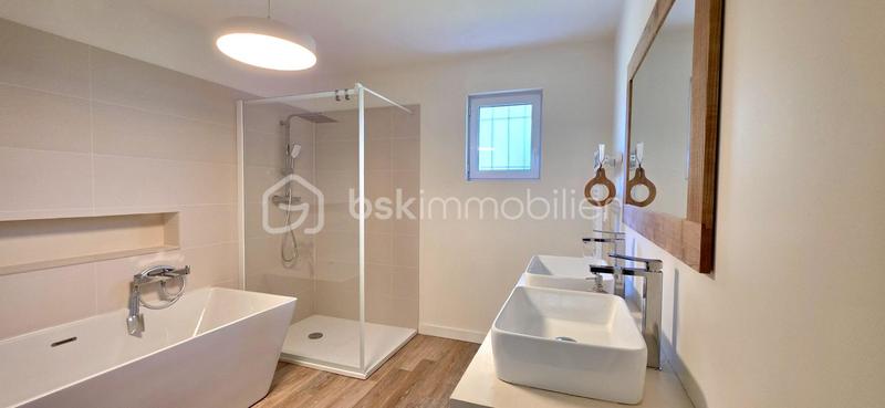 Maison traditionnelle - 164 m² - 6 pièces