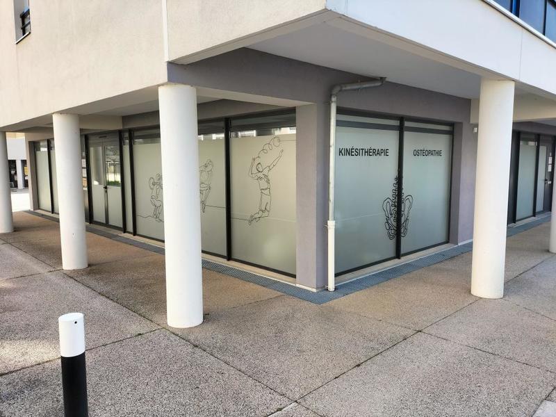 Local d'activité / Entrepôt - 81 m²