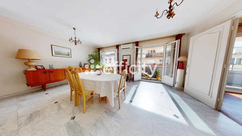 Appartement - 100 m² - 4 pièces