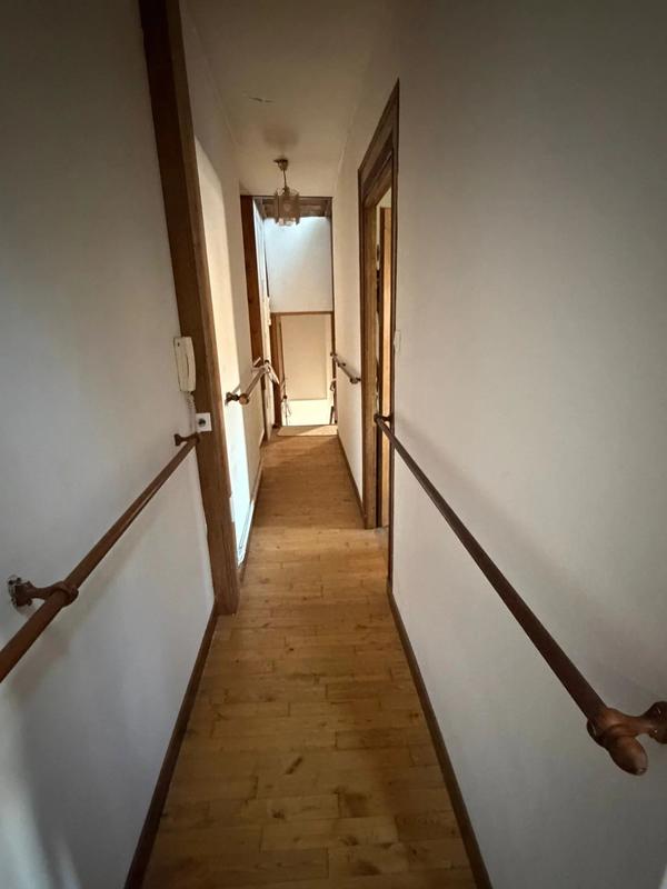 Propriété - 200 m² - 11 pièces