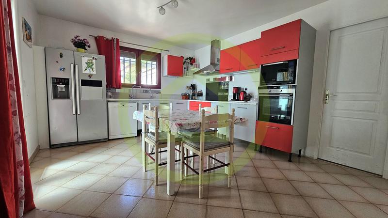 Maison - 200 m² - 8 pièces