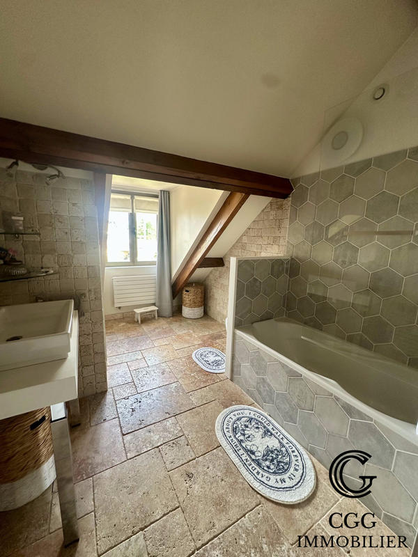 Maison - 223 m² - 6 pièces