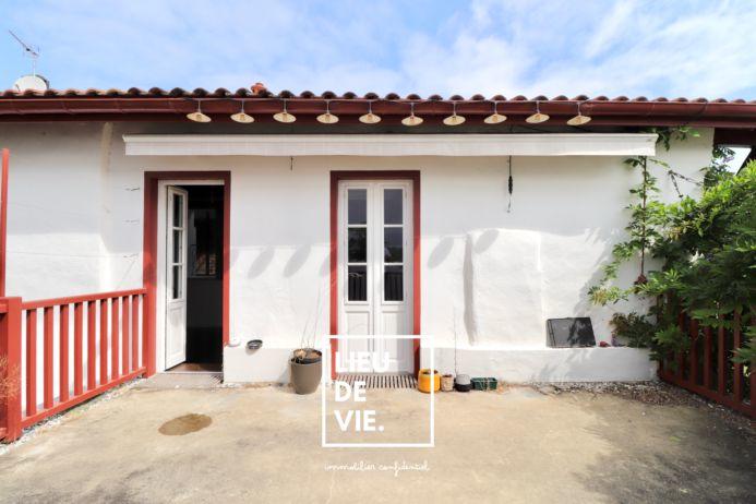 Appartement ancien - 251 m² - 8 pièces