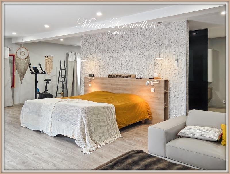 Maison - 440 m² - 12 pièces