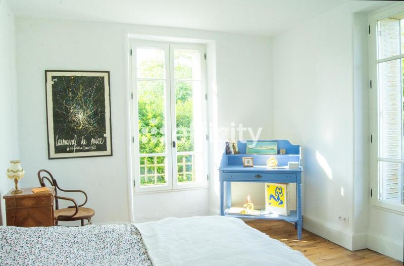 Maison - 274 m² - 8 pièces