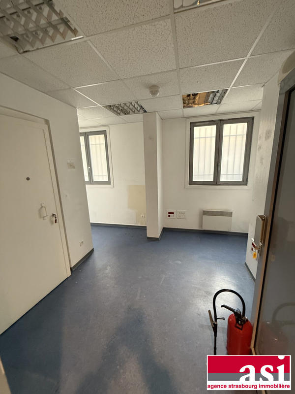 Local commercial - 134 m² - 4 pièces