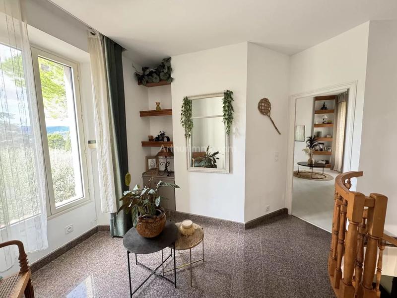 Maison - 230 m² - 8 pièces