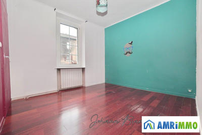 Maison traditionnelle - 76 m² - 5 pièces