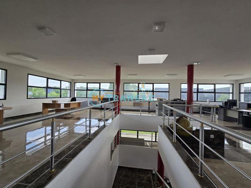 Local d'activité / Entrepôt - 965 m²