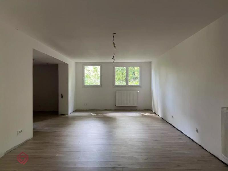Propriété - 271 m² - 7 pièces