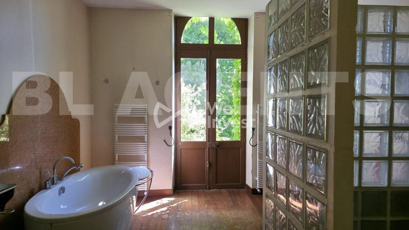 Château - 400 m² - 14 pièces