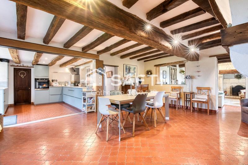 Maison - 215 m² - 8 pièces