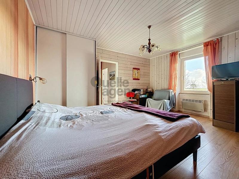 Maison - 183 m² - 7 pièces