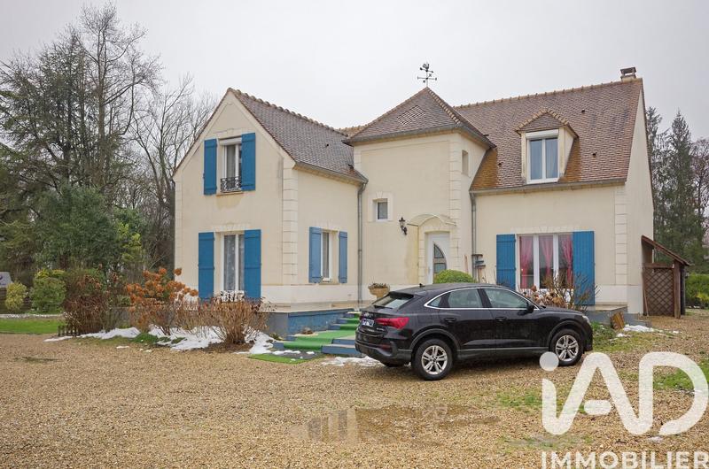 Maison - 202 m² - 9 pièces