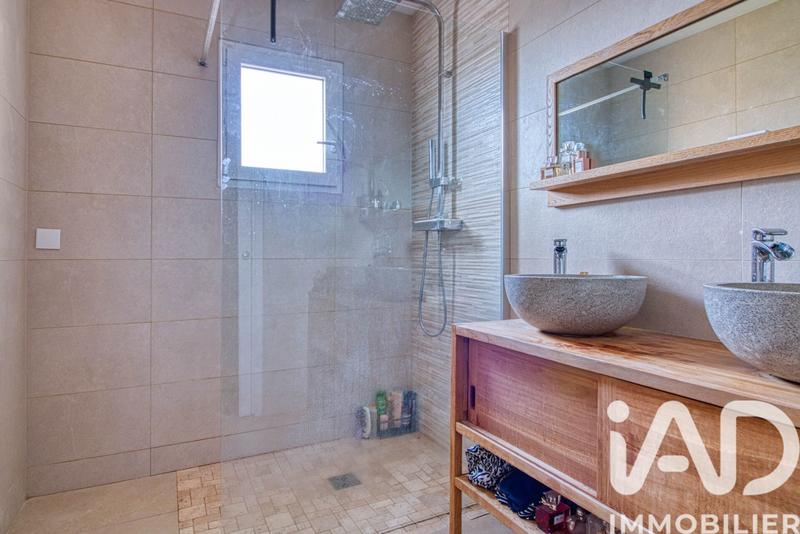 Maison - 250 m² - 7 pièces