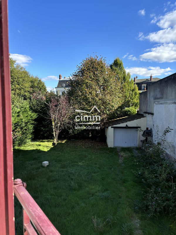 Maison traditionnelle - 107 m² - 7 pièces