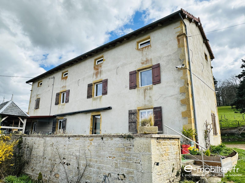 Maison - 299 m² - 12 pièces