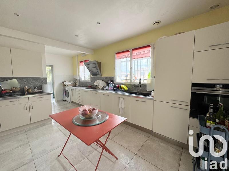 Maison - 244 m² - 4 pièces