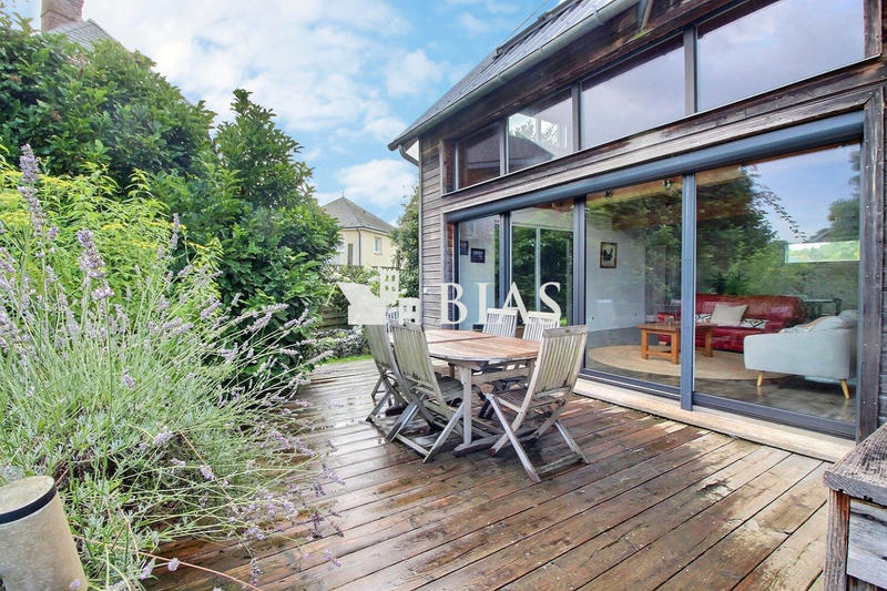 Maison contemporaine - 230 m² - 6 pièces