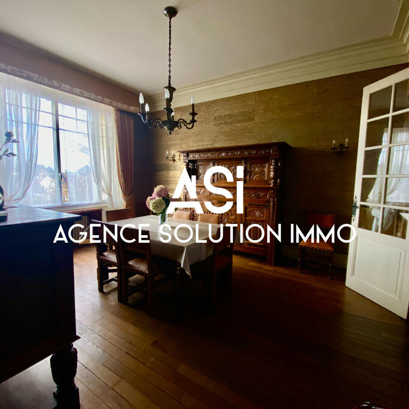 Maison - 280 m² - 12 pièces